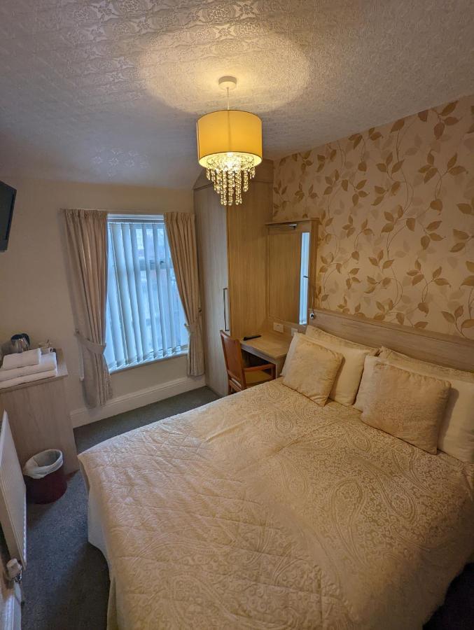 The Stafford Bed and Breakfast Blackpool Rum bild