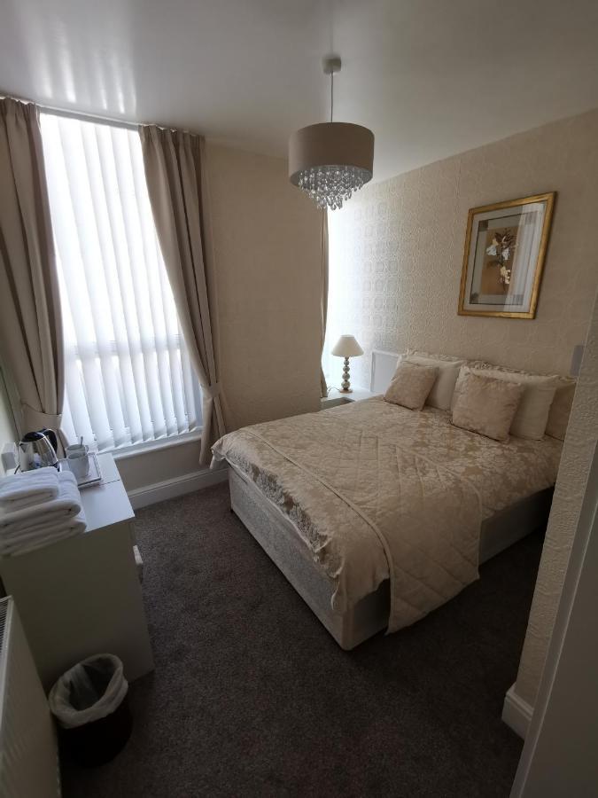 The Stafford Bed and Breakfast Blackpool Exteriör bild