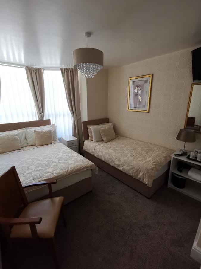 The Stafford Bed and Breakfast Blackpool Exteriör bild